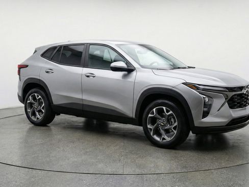 Used 2025 Chevrolet Trax LT w/ LT Convenience Package image 1