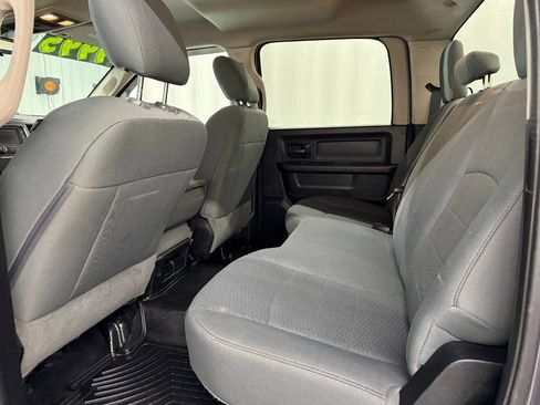 Used 2017 RAM 1500 Express w/ Express Value Package AWD/4WD image 8