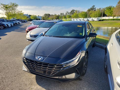 Used 2023 Hyundai Elantra Limited w/ Cargo Package image 1