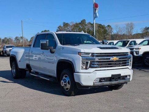 Certified 2022 Chevrolet Silverado 3500 High Country w/ Snow Plow Prep/Camper Package image 2