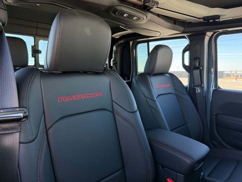 New 2025 Jeep Gladiator Rubicon image 21