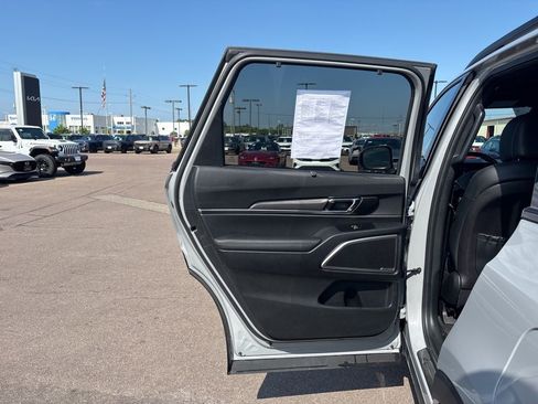 Used 2024 Kia Telluride EX X-Line AWD/4WD image 27