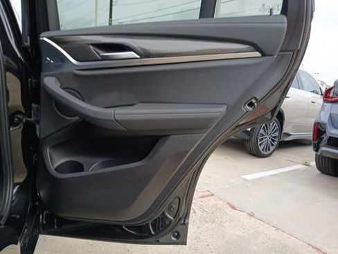 Used 2021 BMW X4 xDrive30i w/ M Sport Package image 9