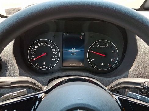 Used 2025 Mercedes-Benz Sprinter 2500 image 21
