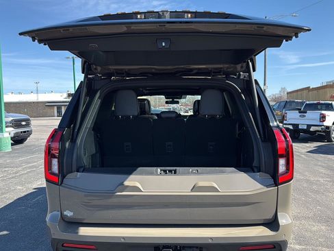 New 2026 Ford Expedition Tremor image 12