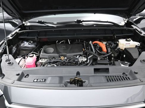 Used 2023 Toyota Highlander XLE image 39