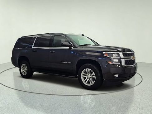 Used 2018 Chevrolet Suburban LT w/ Luxury Package AWD/4WD image 7
