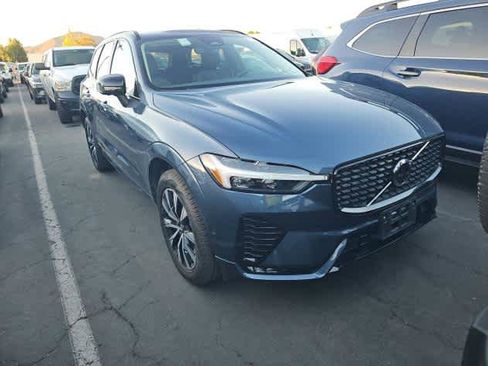 Used 2025 Volvo XC60 B5 Plus image 2