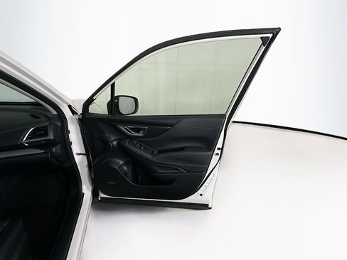 Used 2021 Subaru Forester Limited image 32