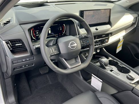 New 2026 Nissan Rogue Platinum image 16