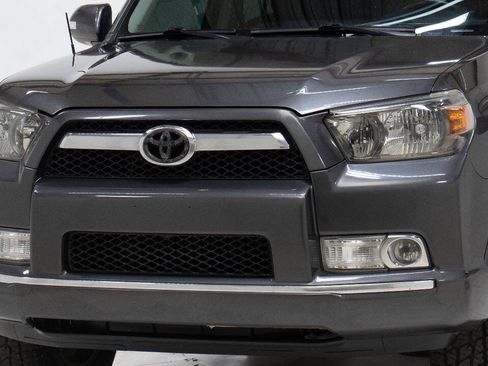 Used 2011 Toyota 4Runner Limited AWD/4WD image 10