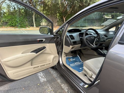 Used 2010 Honda Civic LX image 11