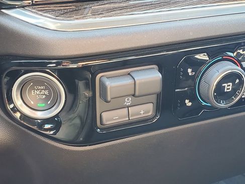 Used 2024 Chevrolet Silverado 1500 LT AWD/4WD image 18