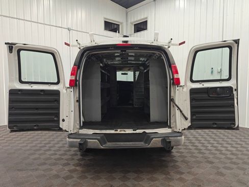 Used 2017 GMC Savana 2500 image 24