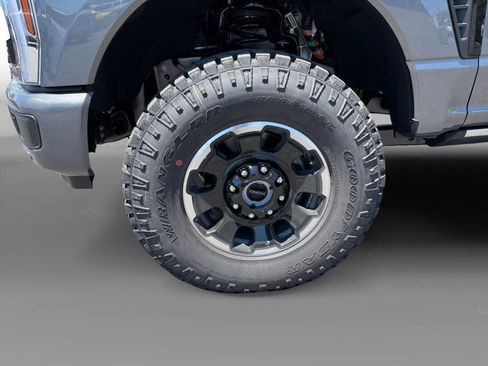 New 2025 Ford F250 Lariat w/ Lariat Ultimate Package image 9