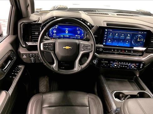 Used 2024 Chevrolet Silverado 2500 LTZ w/ LTZ Convenience Package image 5