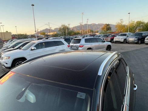 Used 2016 Audi Q5 2.0T Premium Plus w/ Technology Package image 12