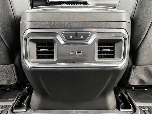 Used 2025 GMC Sierra 2500 Denali image 21