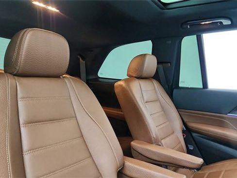 Used 2025 Mercedes-Benz GLS 450 4MATIC image 26