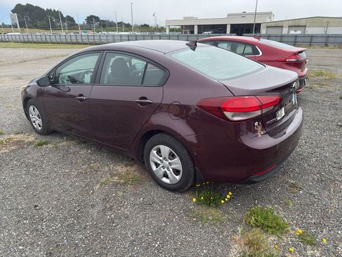 Used 2017 Kia Forte LX w/ LX Popular Package FWD image 3