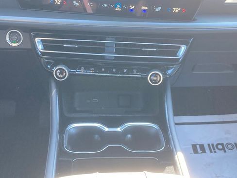 New 2025 Chevrolet Traverse LT w/ Sun and Wheel Package image 19