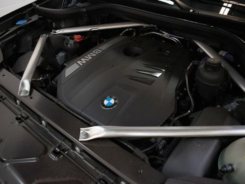 Used 2026 BMW X7 xDrive40i w/ M Sport Package AWD/4WD image 10