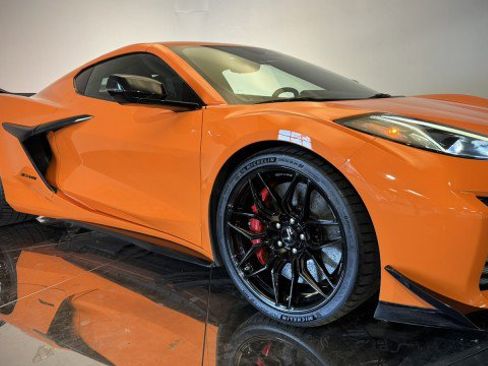 Used 2024 Chevrolet Corvette Z06 w/ Z07 Performance Package image 19