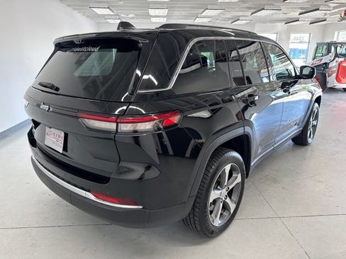 Used 2023 Jeep Grand Cherokee 4WD 4xe w/ Luxury Tech Group II image 16