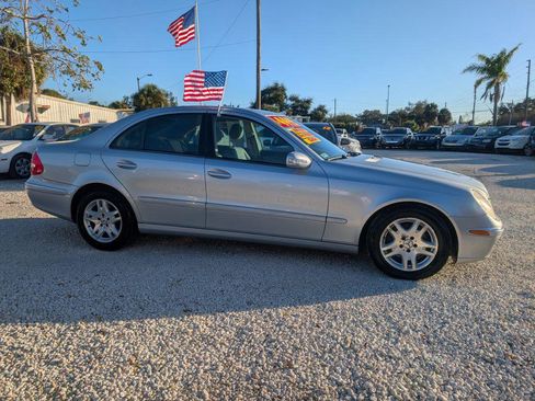 Used 2006 Mercedes-Benz E 350 4MATIC Sedan image 4
