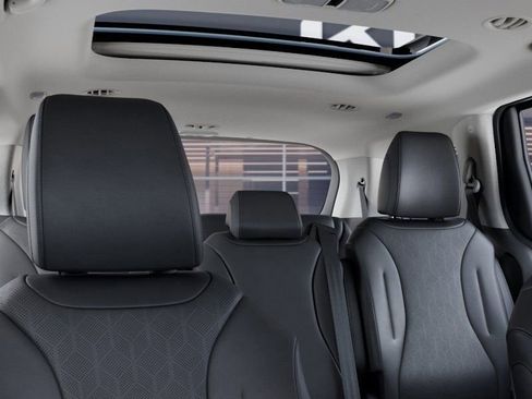 New 2026 Kia Carnival SX w/ SX Dark Edition Package FWD image 28