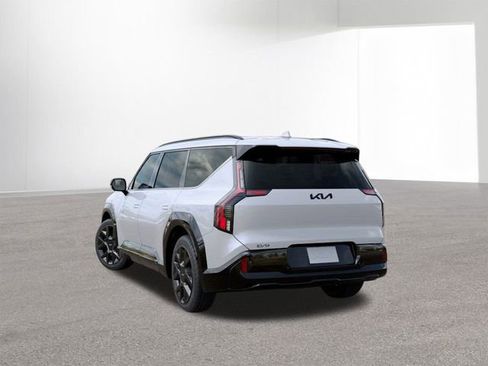New 2026 Kia EV9 Land w/ Nightfall Edition Package image 4