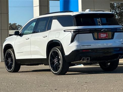 New 2026 Chevrolet Traverse RS image 7