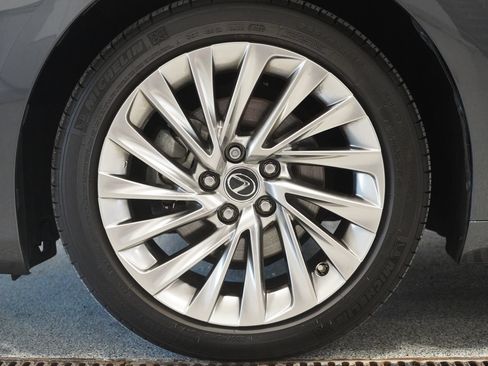 Used 2023 Lexus ES 350 Ultra Luxury w/ Accessory Package (Z2) FWD image 8