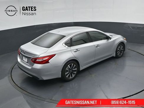 Used 2016 Nissan Altima 2.5 SV FWD image 40