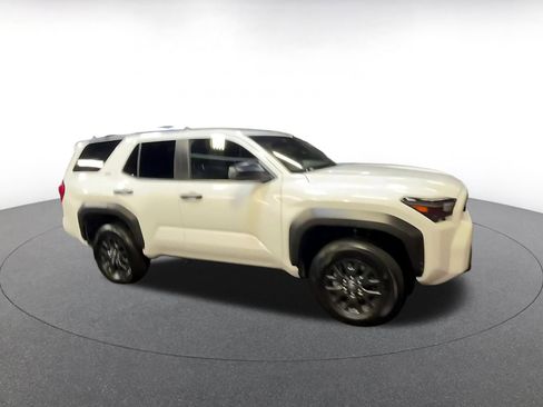 Used 2025 Toyota 4Runner SR5 image 2
