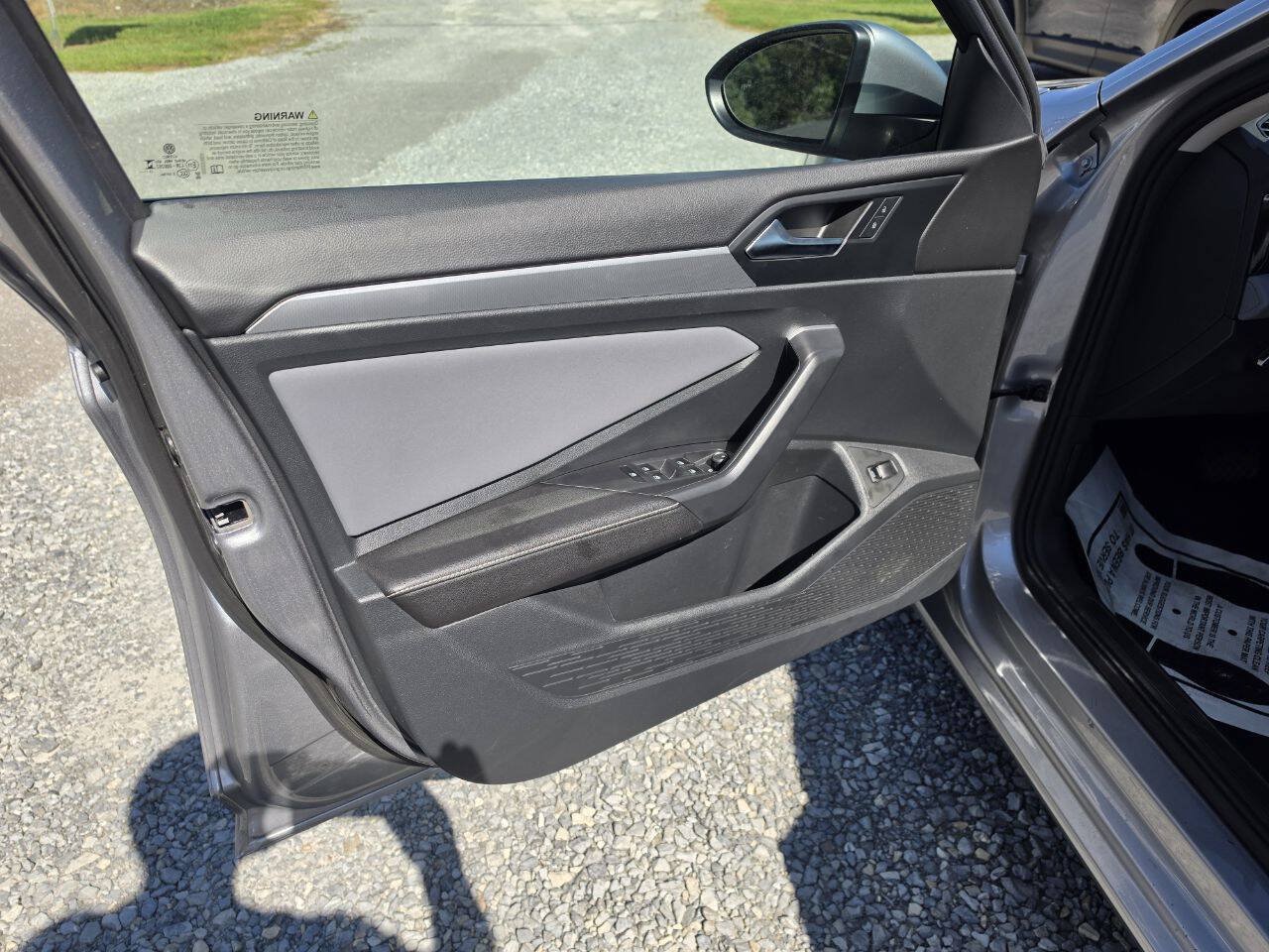 Used 2025 Volkswagen Jetta SE FWD image 7
