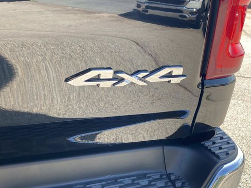 Used 2025 RAM 1500 Big Horn AWD/4WD image 6