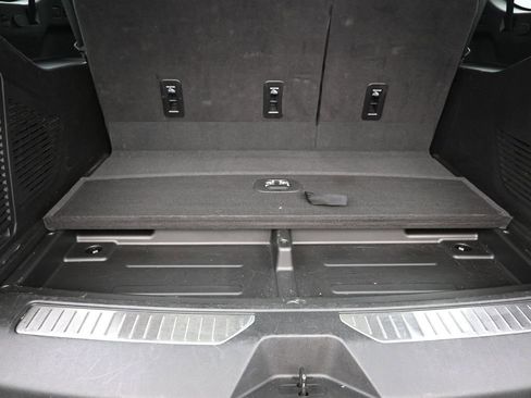 Used 2024 GMC Yukon XL Denali image 36