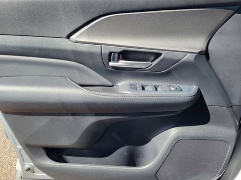 Used 2025 Toyota Grand Highlander AWD image 14