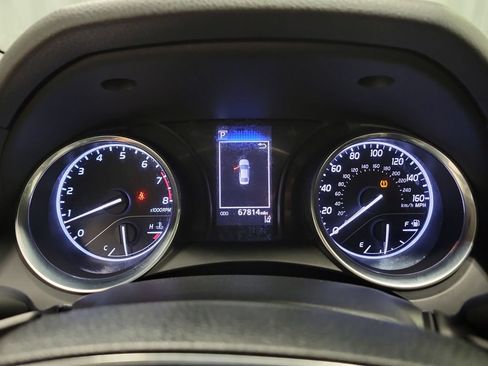 Used 2020 Toyota Camry SE FWD image 24