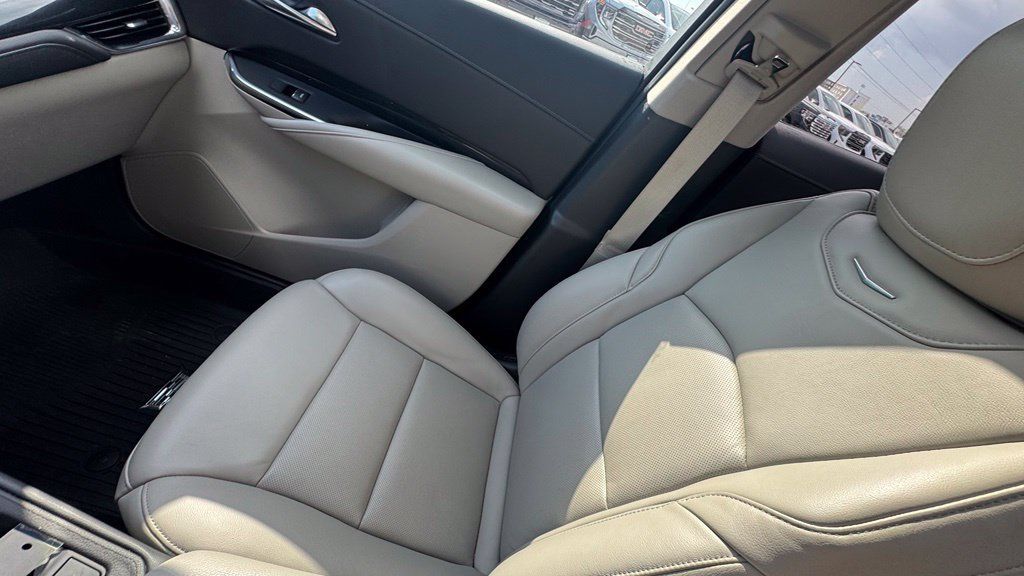 Used 2019 Cadillac XT4 Premium Luxury w/ Driver Assist Package AWD/4WD image 25