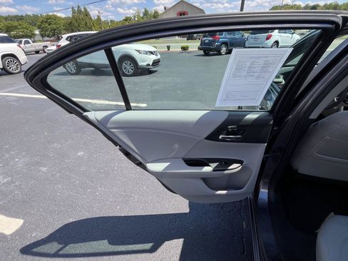 Used 2017 Honda Accord EX-L image 17