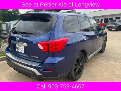 Used 2017 Nissan Pathfinder Platinum FWD image 4