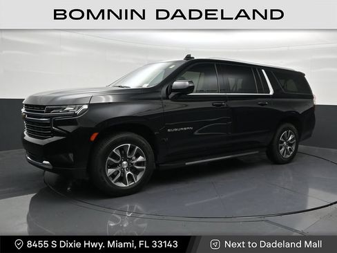 Used 2023 Chevrolet Suburban LT RWD image 1