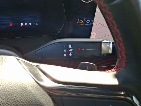 Used 2024 Chevrolet Traverse RS image 16