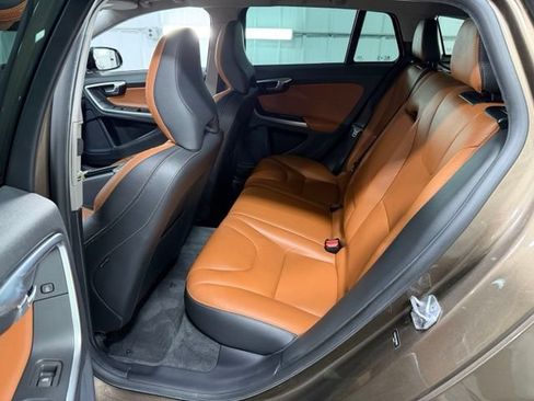 Used 2015 Volvo V60 T5 Cross Country AWD/4WD image 10