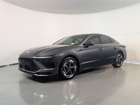 Certified 2024 Hyundai Sonata SEL w/ Convenience Package FWD image 3