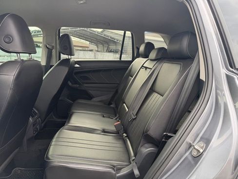 Used 2024 Volkswagen Tiguan SE image 18