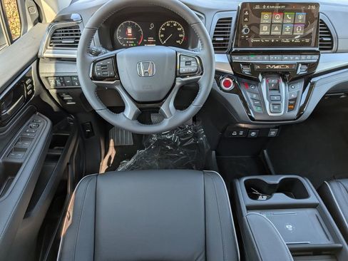 New 2026 Honda Odyssey Touring image 24
