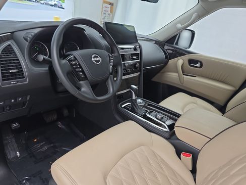 Used 2024 Nissan Armada Platinum w/ Cargo Package AWD/4WD image 17